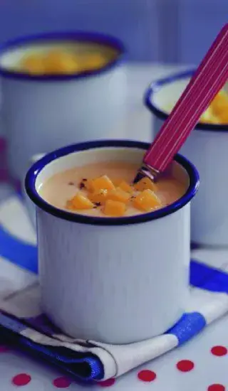 Květáková polévka se sýrem