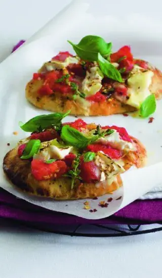 Kořeněné pizzy s kozím sýrem