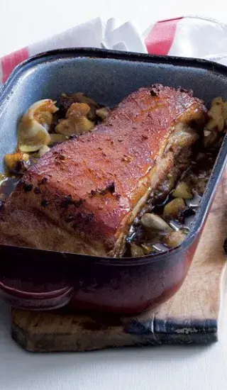 Vepřový bůček glazovaný medem a černým pivem