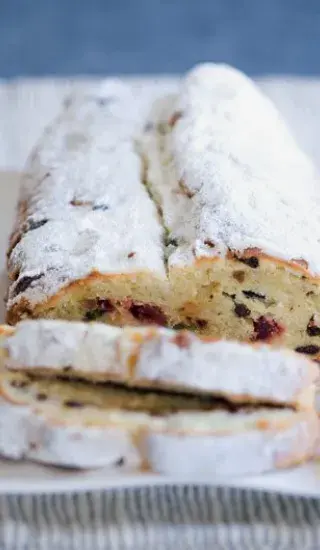 Tvarohová štóla s rozinkami