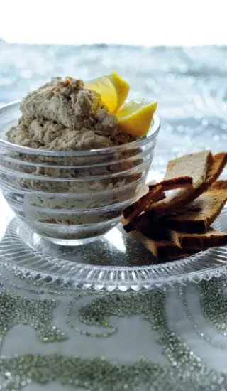 Pomazánka z uzené makrely s křenem