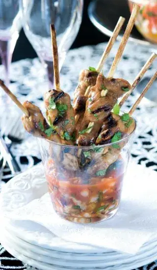 Kuřecí špízy se salsou