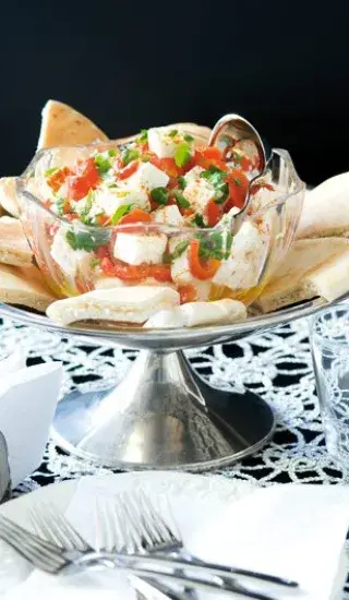 Marinovaná feta s pečenou paprikou