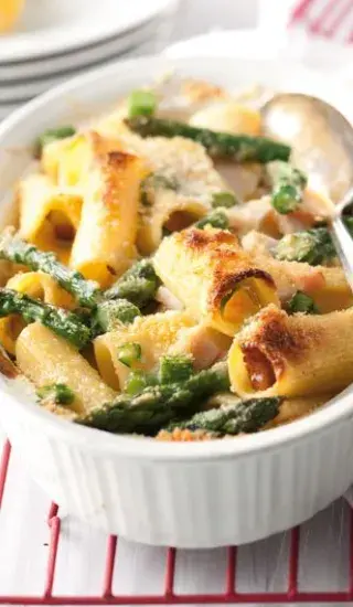 Zapečené rigatoni s chřestem