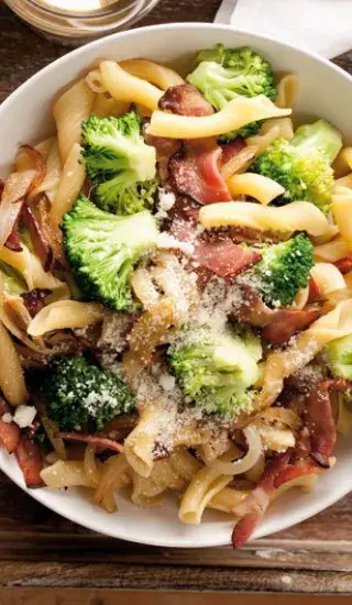 Casarecce s brokolicí a sušenou šunkou