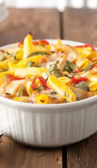 Penne ricce zapečené s paprikou a uzenou scamorzou