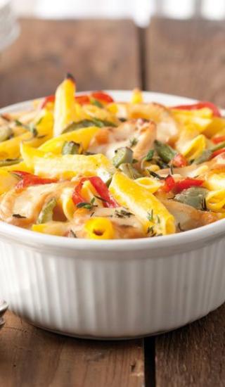 Penne ricce zapečené s paprikou a uzenou scamorzou