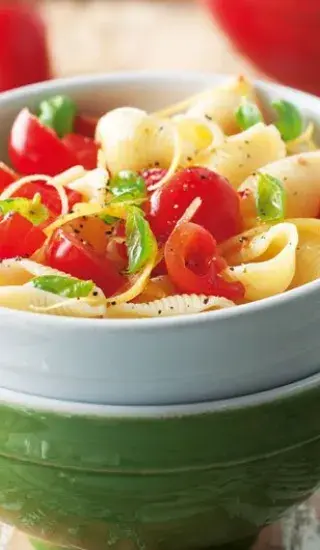 Conchiglie s rajčaty a citronem