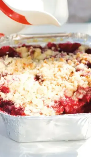 Zapečené maliny s mandlovou drobenkou