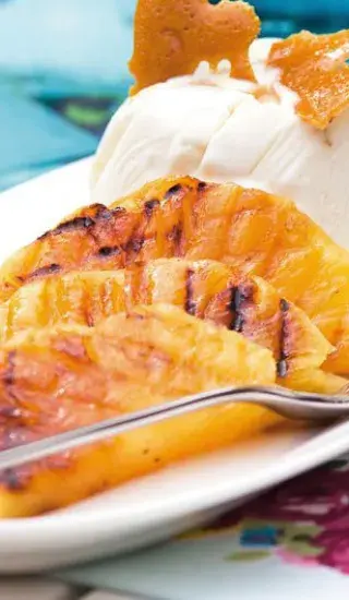 Grilovaný ananas se zmrzlinou