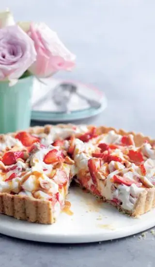 Jahodovo-oříškový koláč