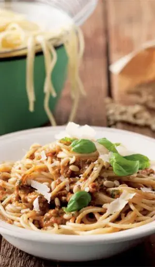 Špagety s pestem z rajčat