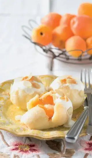 Meruňkové tvarohové knedlíky s marcipánem