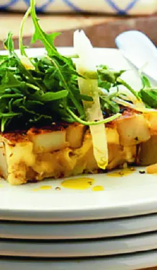 Bamborová omeleta s rukolou a parmazánem