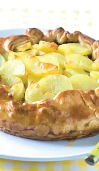 Slaný koláč s bramborami