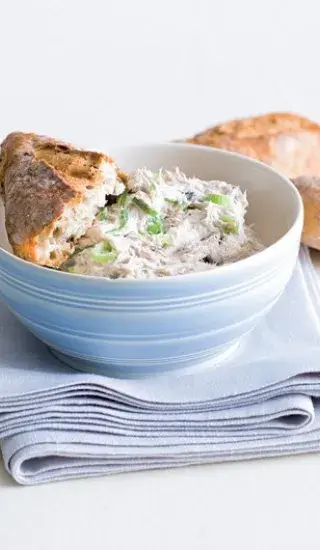 Pomazánka z uzené makrely s jarní cibukou