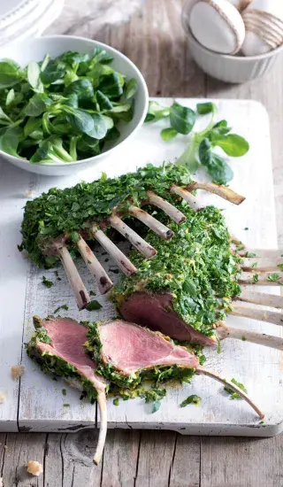 Jehněčí hřebínek v bylinkovém kabátku