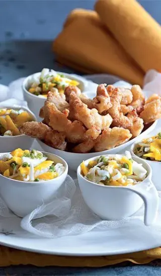 Kuře v tempuře na exotickém salátku