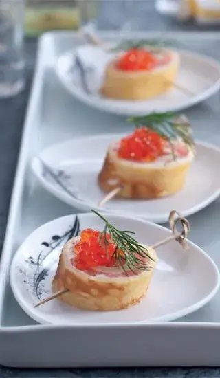 Slané rolky s uzeným lososem a crème fraîche