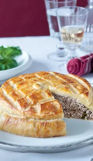 Koláč s telecím masem a houbami