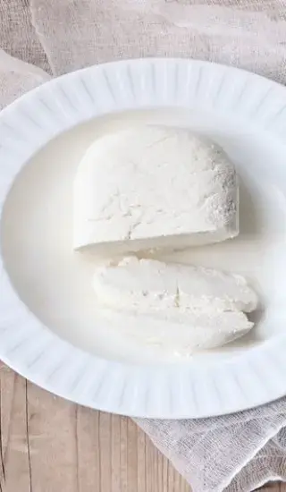 Domácí čerstvý sýr