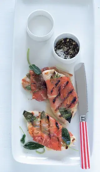 Vepřové se sušenou šunkou a šalvějí