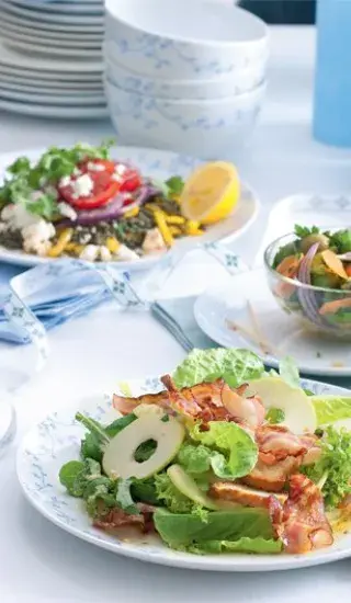 Čočkový salát se zeleninou, fetou a koriandrem