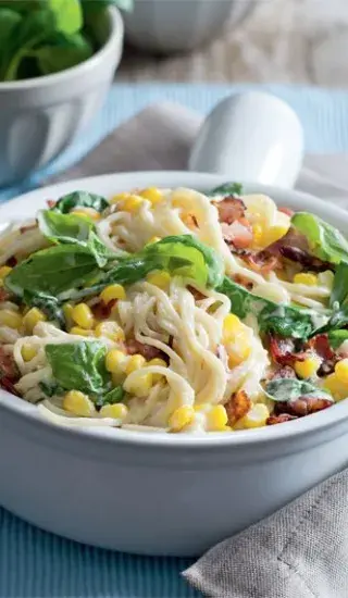 Špagety s kukuřicí, slaninou a citronem