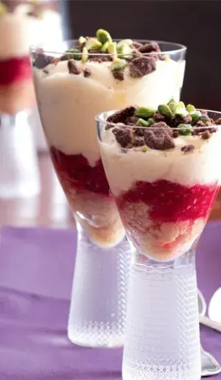 Malinové tiramisu s pistáciemi