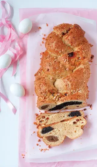 Velikonoční cop s trojí náplní