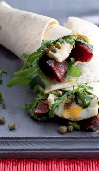 Wrap s chorizem & vejce