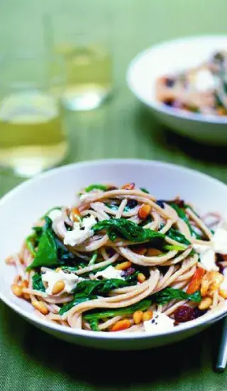 Těstoviny se špenátem a ricottou