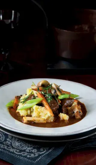 Hovězí po burgundsku