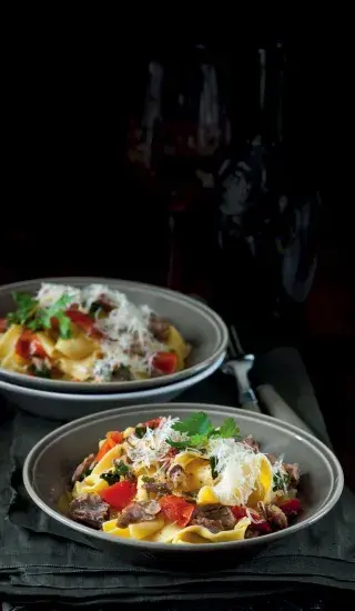 Dušená kachna s nudlemi