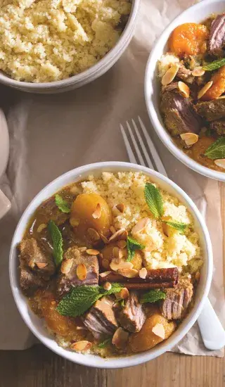 Jehněčí po marocku s meruňkami a mandlemi