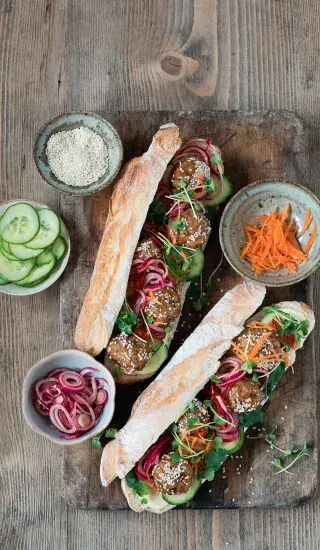 Asijské krůtí masové koule à la bánh mì