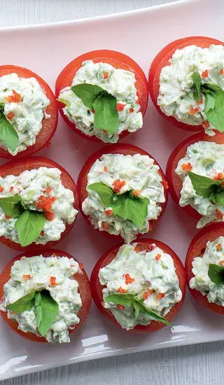 Rajčátka s avokádovou pěnou