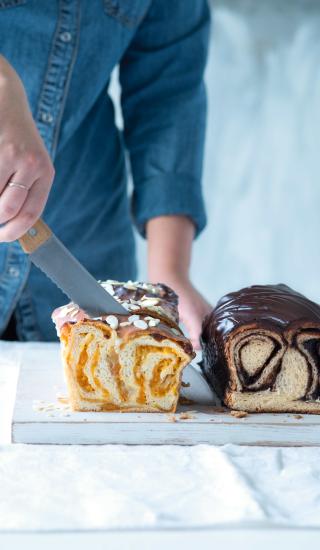 Meruňkovo-marcipánová babka