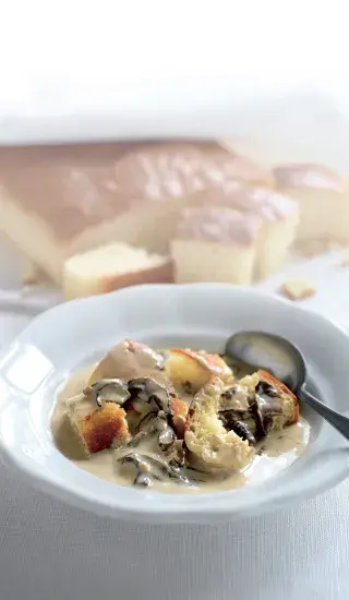 Houbová omáčka a bacán