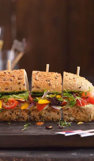 Bageta s marinovanou zeleninou 