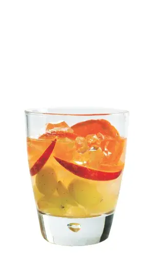 Bílá sangria s hroznovým vínem