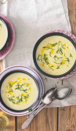 Bramborovo-pórková polévka