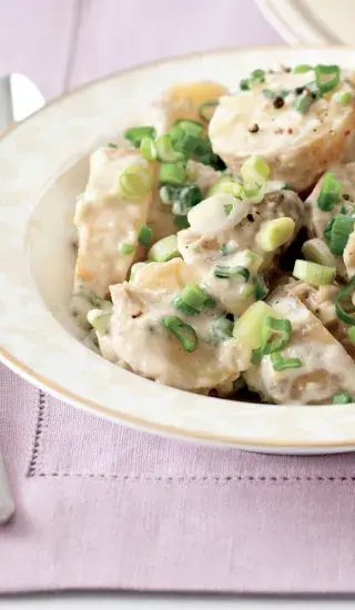  Bramborový salát s ančovičkami a citronovou šťávou