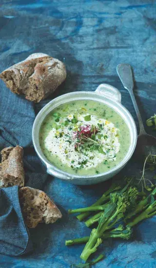 Brokolicová polévka s celerem