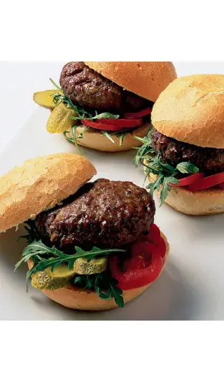 Hamburgery s plísňovým sýrem