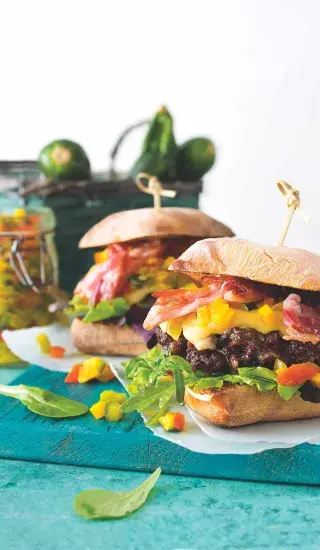 Burgery s cuketovým relishem