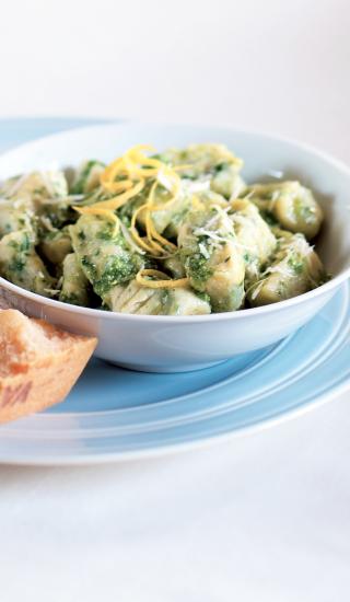 Bylinkové gnocchi s bazalkovým olejem
