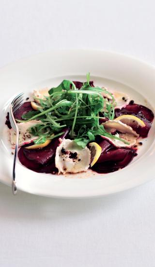 Carpaccio z červené řepy a kozího sýra