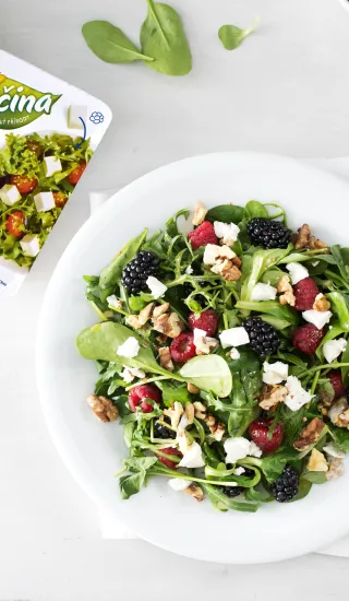 Salát s lesním ovocem a Lučinou salátovou