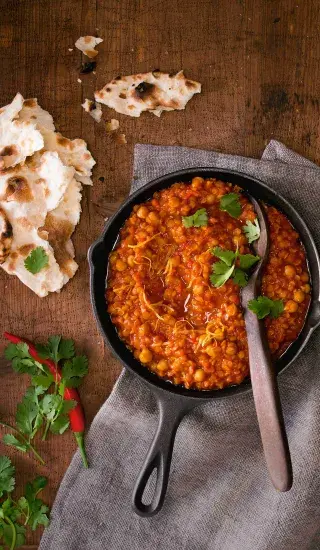 Červenočočkový dhal s cizrnou